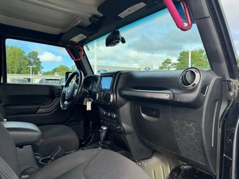 Used 2017 Jeep Wrangler Unlimited Sport image 23