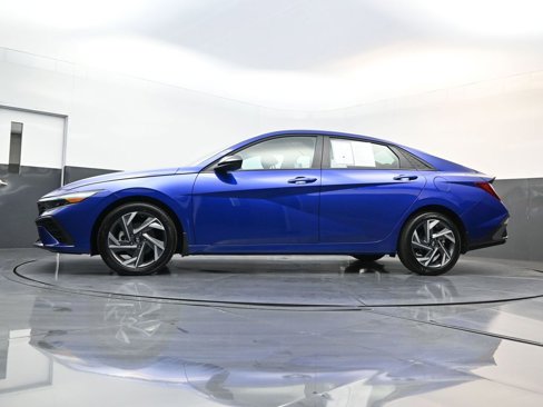 Certified 2025 Hyundai Elantra Sport image 26