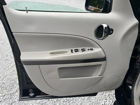 Used 2009 Chevrolet HHR LT w/ LT Preferred Equipment Group image 16