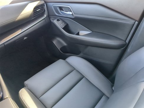 Used 2021 Nissan Rogue SL image 16