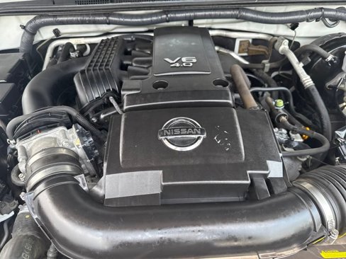 Used 2018 Nissan Frontier PRO-4X image 37