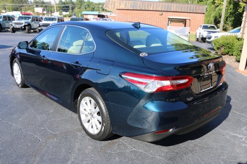 Used 2019 Toyota Camry LE image 3