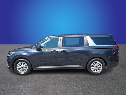 Used 2023 Kia Carnival LX image 7