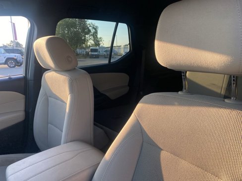 Used 2022 Chevrolet Traverse LS image 24