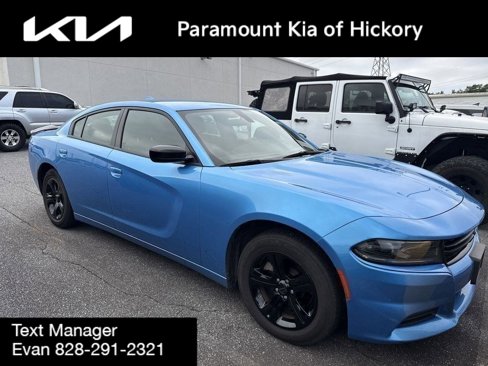 Used 2023 Dodge Charger SXT image 2