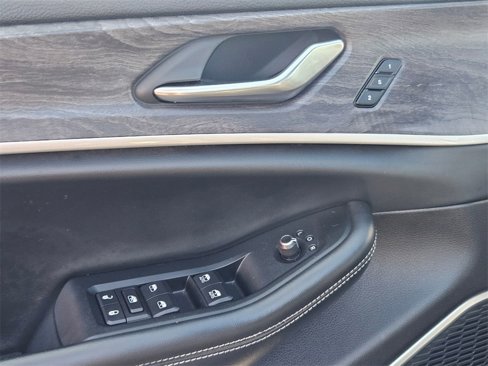 Used 2021 Jeep Grand Cherokee L Limited image 11