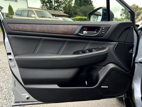 Used 2018 Subaru Outback 2.5i Limited image 8