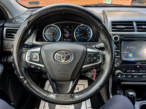 Used 2017 Toyota Camry XLE image 13