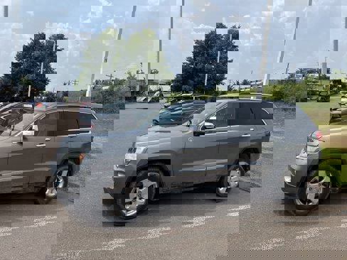 Used 2013 Jeep Grand Cherokee Overland Summit image 17