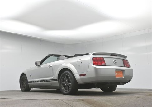 Used 2009 Ford Mustang Convertible image 25