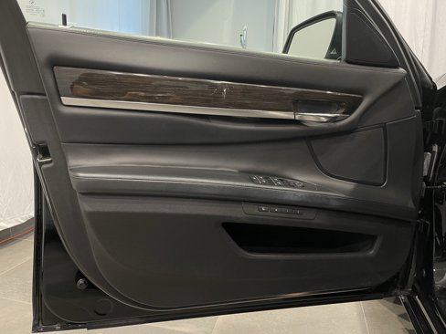 Used 2015 BMW 740Ld xDrive image 13