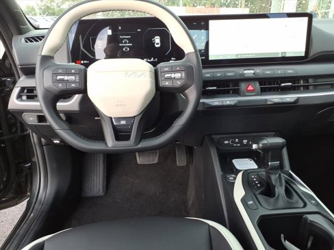 New 2025 Kia K4 GT-Line image 9