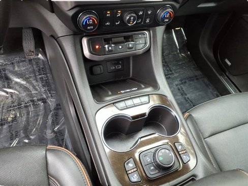 Used 2022 GMC Acadia AT4 w/ Technology Package image 24
