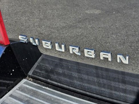 Used 2013 Chevrolet Suburban LS image 9