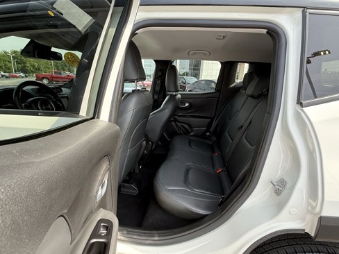 Used 2021 Jeep Renegade Limited image 15