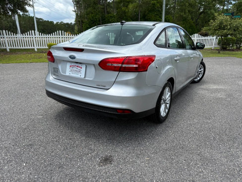 Used 2015 Ford Focus SE image 35