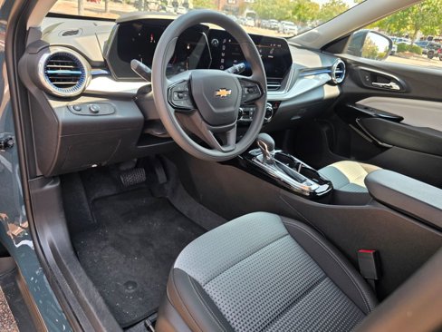 Certified 2025 Chevrolet Trax LT image 11