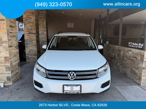 Used 2017 Volkswagen Tiguan Limited w/ Premium Package image 2
