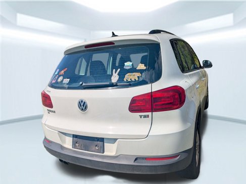 Used 2017 Volkswagen Tiguan S image 5