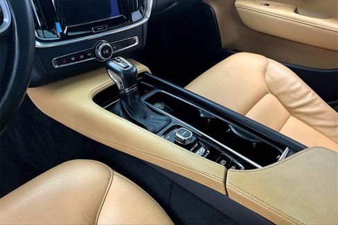 Used 2017 Volvo S90 T5 Momentum w/ Vision Package image 15