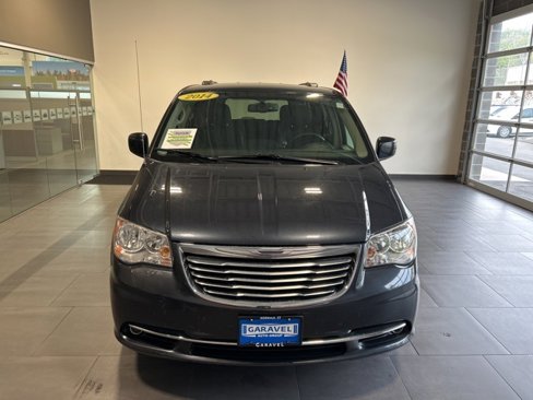 Used 2014 Chrysler Town & Country Touring image 30