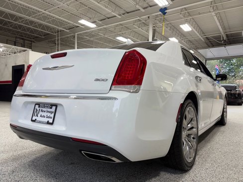 Used 2019 Chrysler 300 Limited image 2