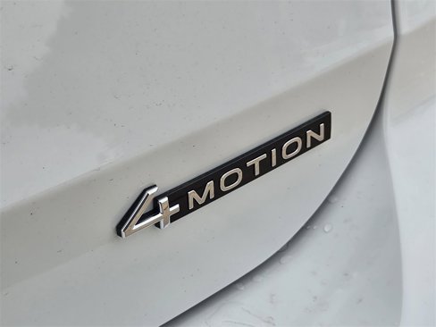 New 2025 Volkswagen Taos S image 9