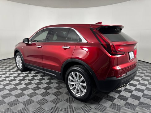 Used 2021 Cadillac XT4 Luxury image 3