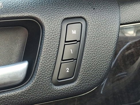 Used 2015 Kia Cadenza Premium w/ Technology Package image 31