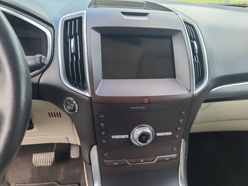 Used 2020 Ford Edge Titanium image 18