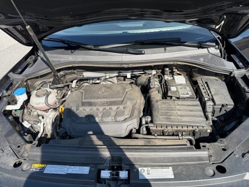 Used 2020 Volkswagen Tiguan SE w/ Panoramic Sunroof Package image 17