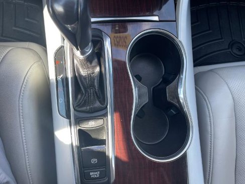Used 2017 Acura TLX w/ Technology Package image 16