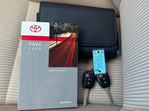 Used 2015 Toyota RAV4 XLE image 32