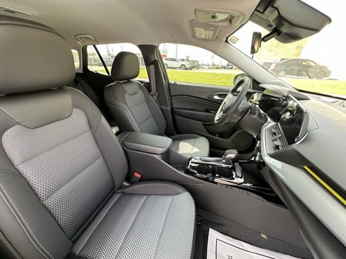 New 2025 Chevrolet Trax LT w/ Driver Confidence Package image 10