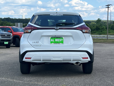 New 2025 Nissan Kicks Play S image 6