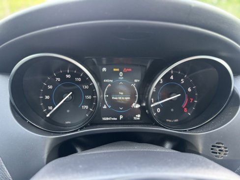 Used 2018 Jaguar F-PACE Premium image 28