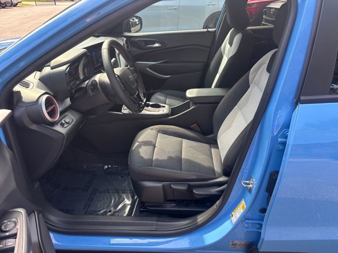 Used 2024 Chevrolet Trax RS image 9