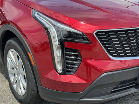 Certified 2021 Cadillac XT4 Luxury w/ Cold Weather Package image 8
