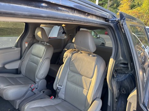 Used 2019 Toyota Sienna XLE image 9