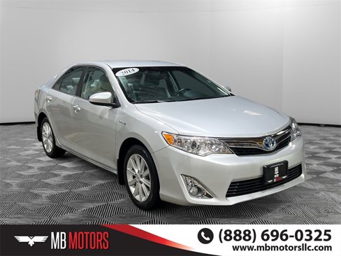 Used 2014 Toyota Camry XLE image 2