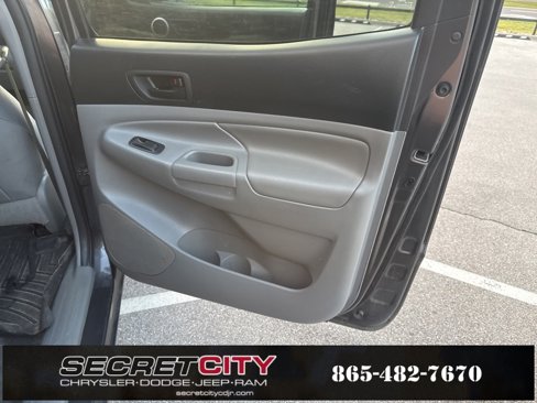 Used 2015 Toyota Tacoma 4x4 Double Cab image 11