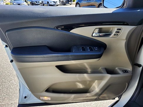 Used 2022 Honda Pilot Touring image 18