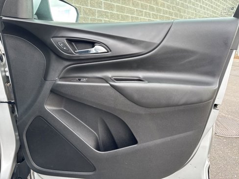 Used 2020 Chevrolet Equinox LT image 38