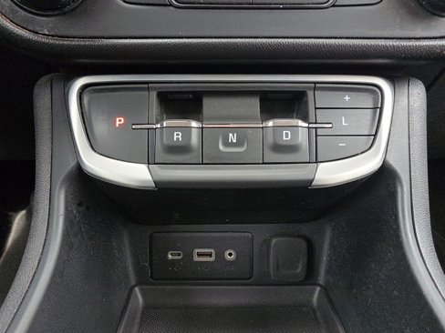 Used 2022 GMC Terrain SLE image 27