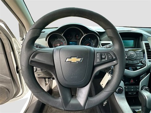 Used 2014 Chevrolet Cruze LS image 11