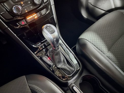 Used 2021 Buick Encore Preferred image 17
