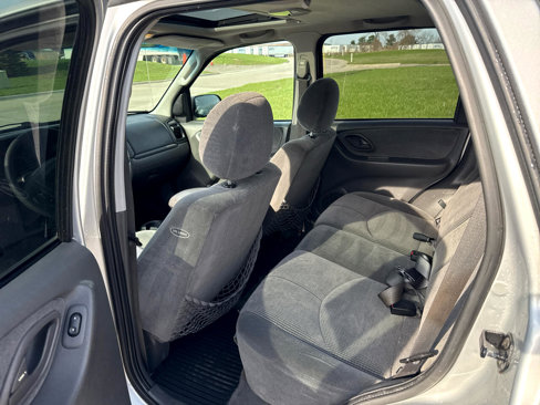 Used 2003 MAZDA Tribute LX image 18