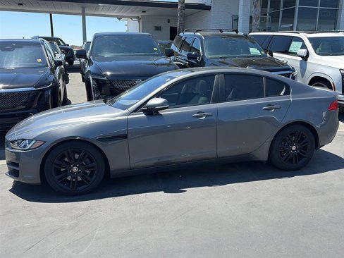 Used 2017 Jaguar XE Prestige image 2