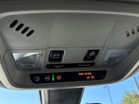 Used 2022 Chevrolet Malibu LT image 36