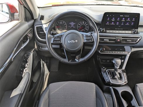Certified 2023 Kia Seltos S w/ Navigation Package image 16